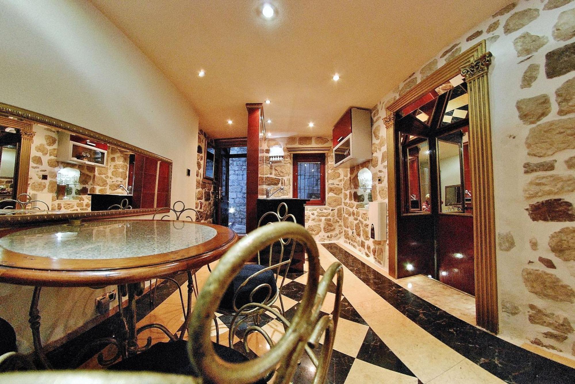 Cattaro Royale Apartment Luaran gambar